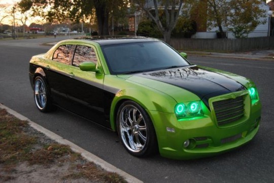 Custom_Chrysler_300_283429