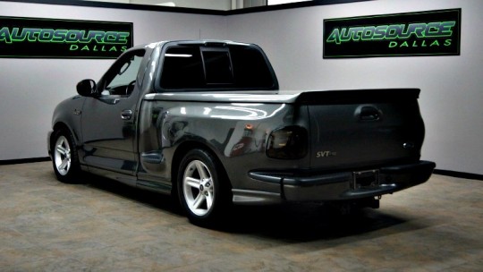 2003_ford_f-150_svt_lightning_2_dr_supercharged_standard_cab_stepside_sb-pic-7729701303088470912